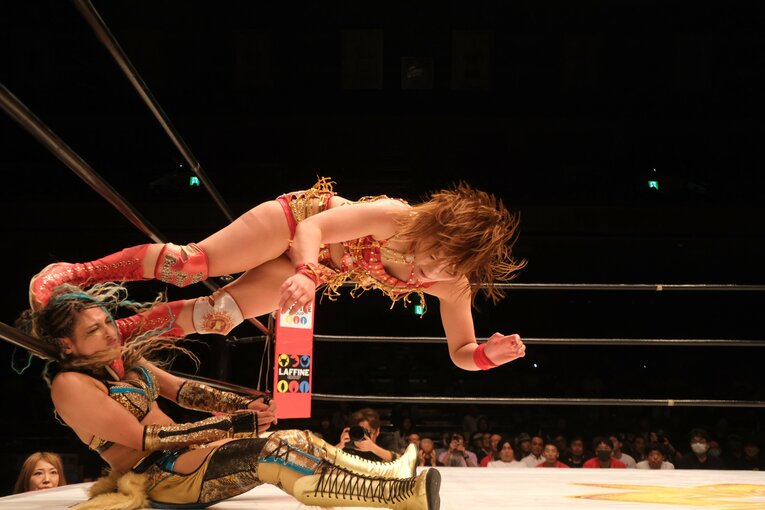 「泣いてんじゃねえ！ってビンタしたけど…」WWEから帰還したSareeeが日本で目指す“プロレス”とは？「ライバルはいればいるほど面白い」(17)