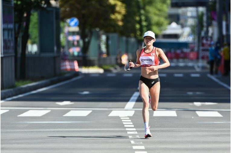 東京五輪女子マラソンでの一山の走り　©JMPA