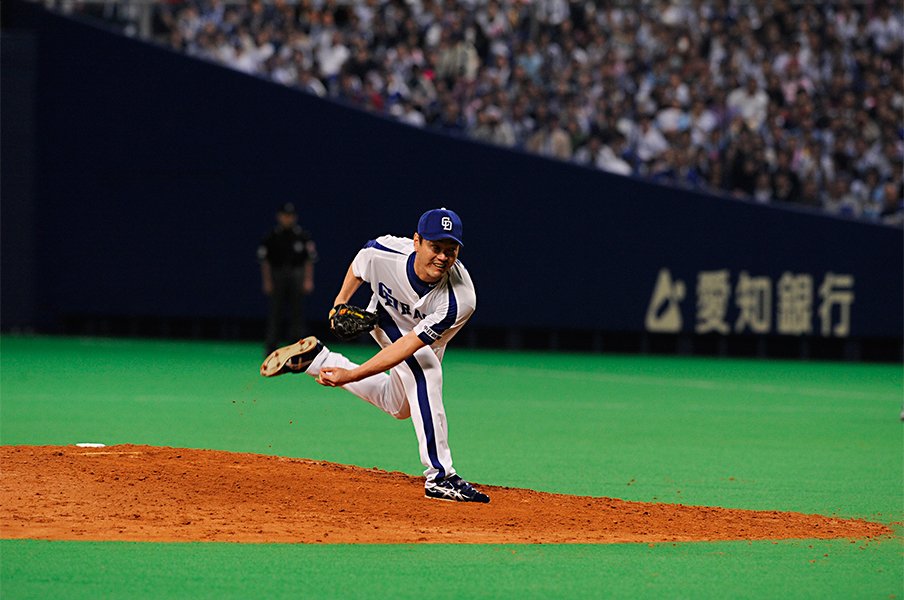 日本シリーズ“幻”の完全試合。「ストッパー岩瀬の13球」を追う。＜Number Web＞ photograph by Kyodo News