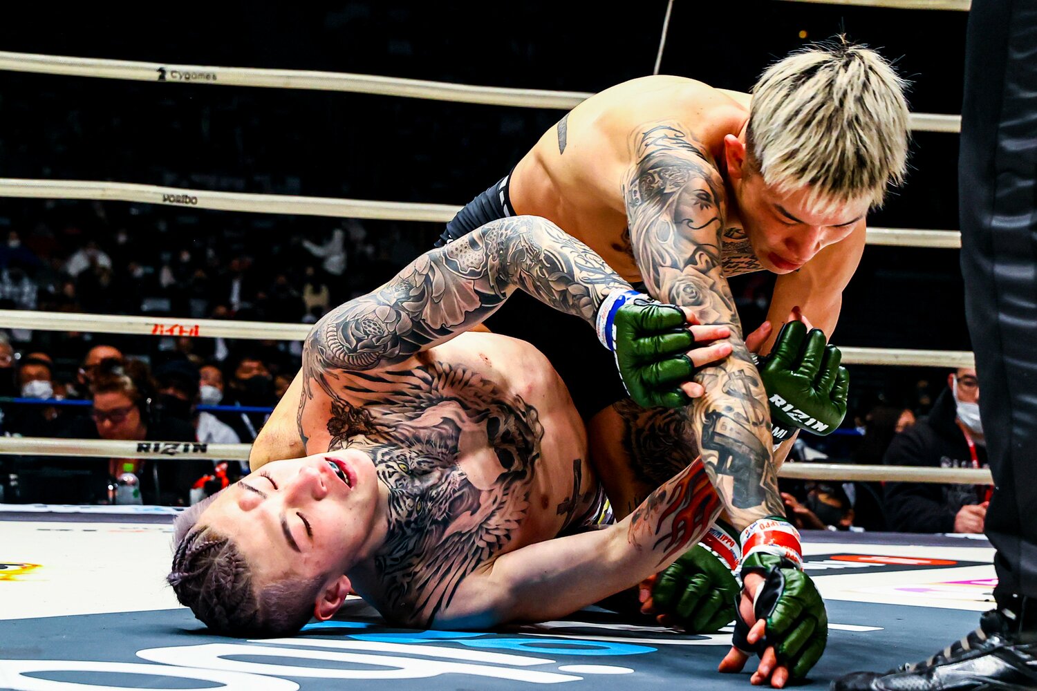 2020年大晦日の『RIZIN.26』、MMAデビュー戦の平本蓮は萩原京平にマウントパンチで敗れた　©RIZIN FF Susumu Nagao