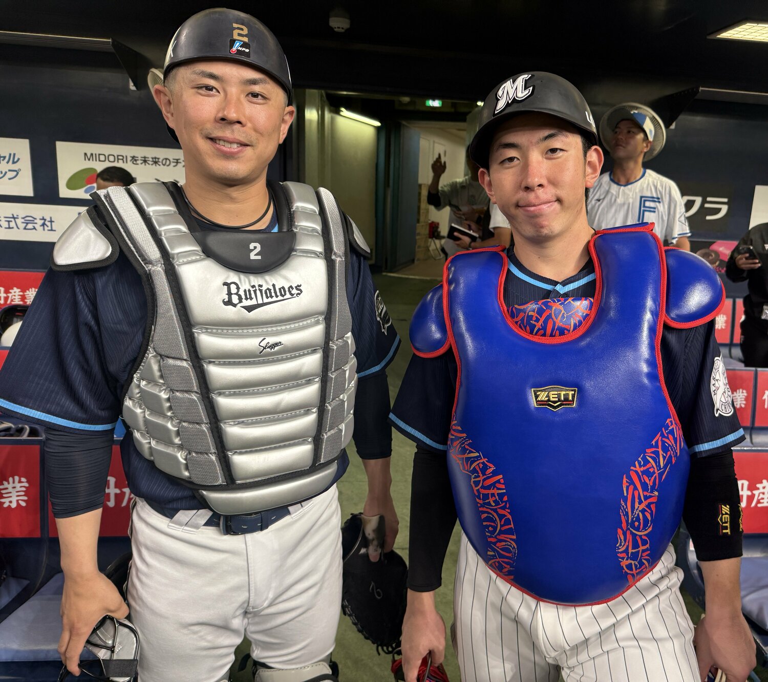 優しくアドバイスをくれたオリックス・若月と ©Chiba Lotte Marines