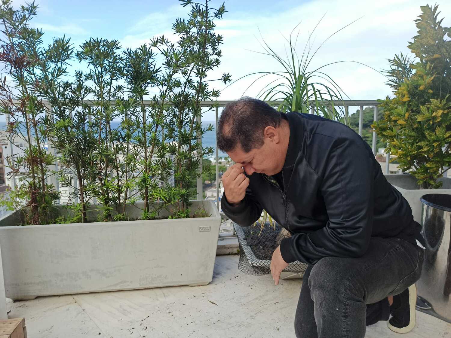 代名詞「お祈りポーズ」の大サービス　©Hiroaki Sawada