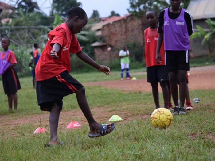 本田圭佑のSOLTILO、アフリカで何を？サッカー以外にプログラミングも!?＜Number Web＞ photograph by (C)SOLTILO