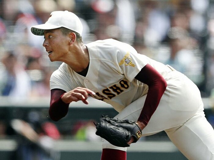高岡商のエースは1人ではなかった。交代を告げられ「大島に託そう」。<Number Web> photograph by Kyodo News