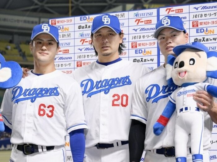 「中日選手の新婚旅行でサプライズ」“仕掛け人”涌井秀章38歳の評判「イメージと違った」ドラ1・草加勝も160km右腕・勝野昌慶も驚いた“涌井の素顔”＜Number Web＞ photograph by KYODO