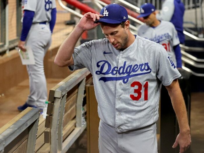 MLBファンの怒り「腹立たしい」「彼らは自分たちのことばかり…」決まらない開幕日程、春季トレーニングの地で米在住記者が見た現実<Number Web> photograph by Getty Images