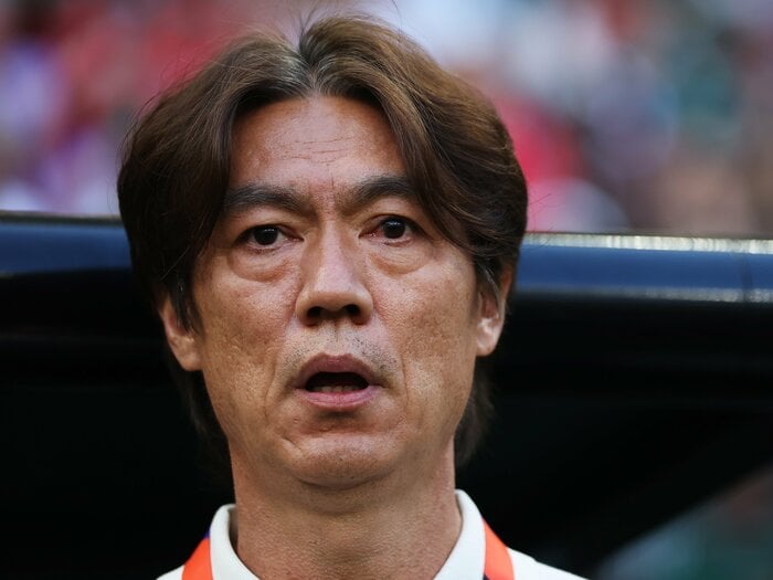 監督への殺害予告、ファンからの罵声…W杯で敗れた韓国代表の“失敗の本質”とは？ 「（ホン・ミョンボは）痛々しかった」密着記者が見た“韓国の現実”＜Number Web＞ photograph by Getty Images