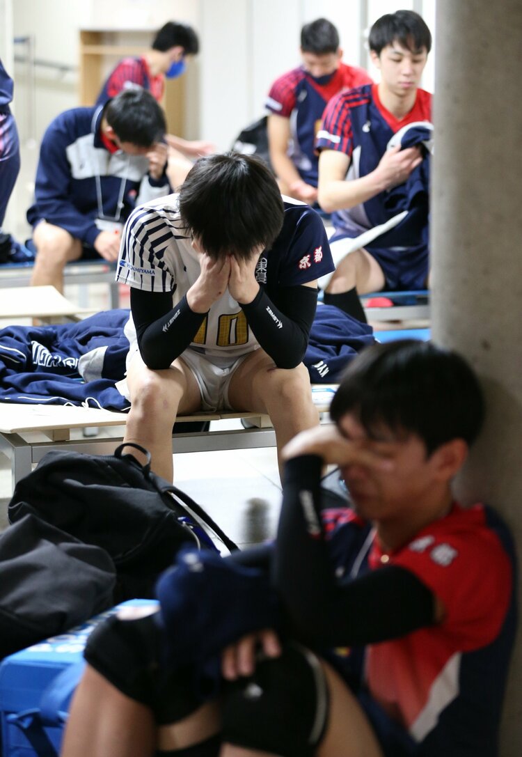 東山高の春高バレー棄権から2カ月…“特別な試合”を用意したV1サントリー