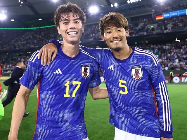 【未着用】川崎F 2018ユニ　現代表選手サイン入り（三笘・田中碧・守田他） 未着用】川崎F 2018ユニ 現代表選手サイン入り（三笘・田中碧・守田他）