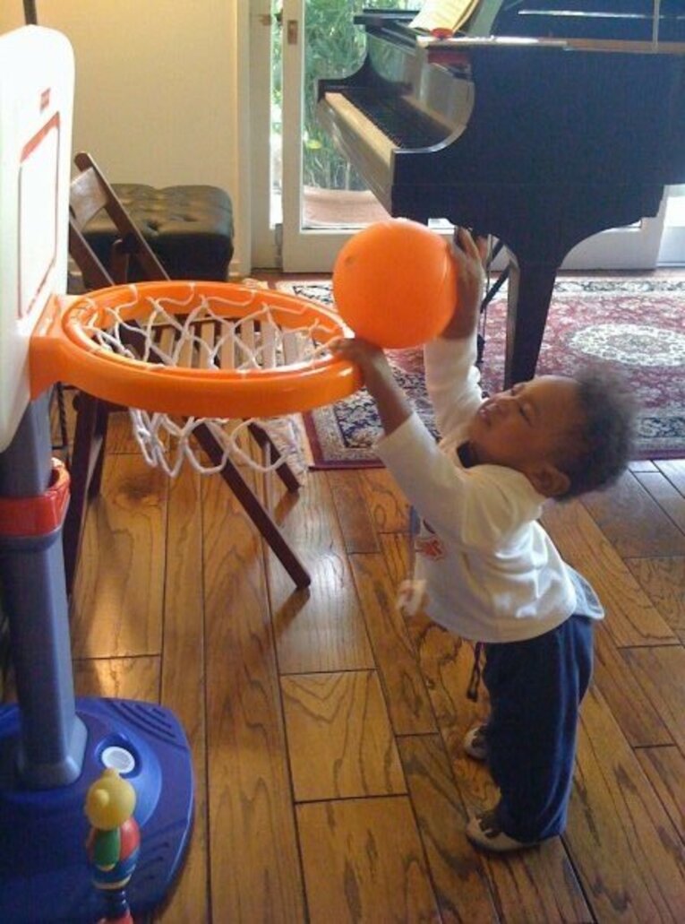 すでに将来を予感させた幼少期のタージ（写真／家族提供）