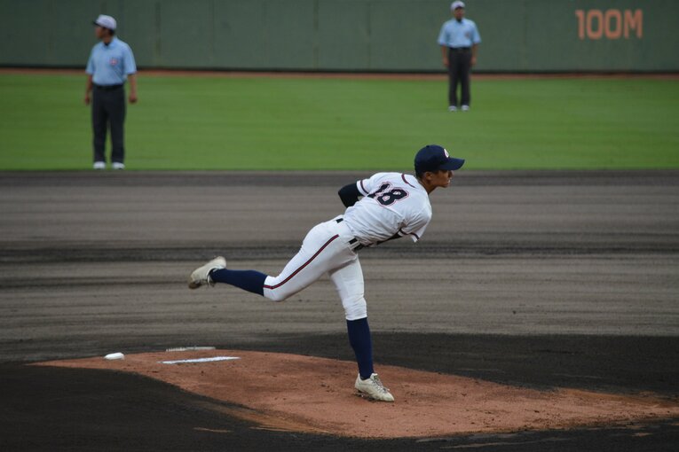 新垣有絃の投球フォーム（4枚目／全4枚） ©Takarin Matsunaga