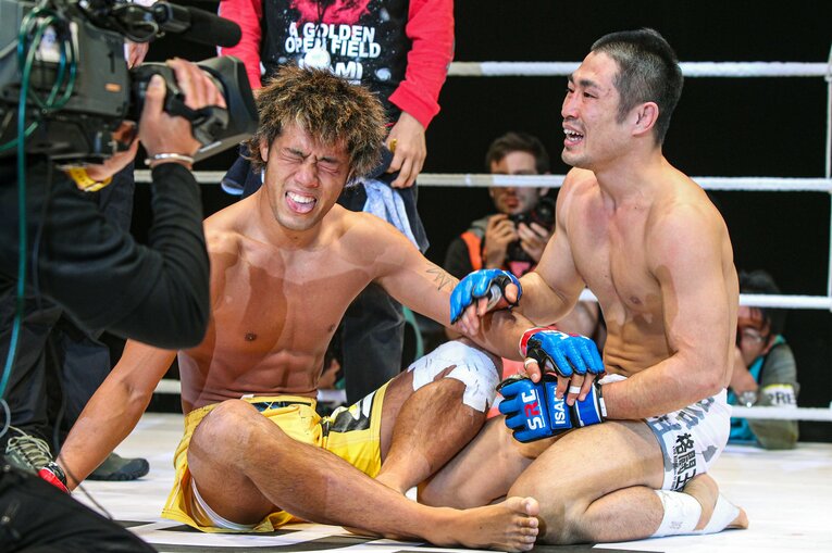 2010年12月30日の戦極では前田吉朗にTKO負け　©Susumu Nagao