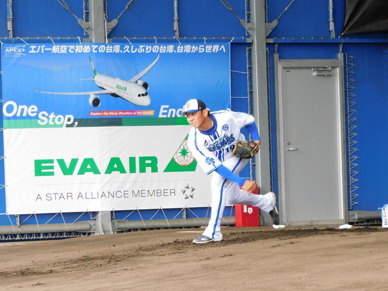 宜野湾キャンプで投げ込む山崎　©︎Haruka Sato