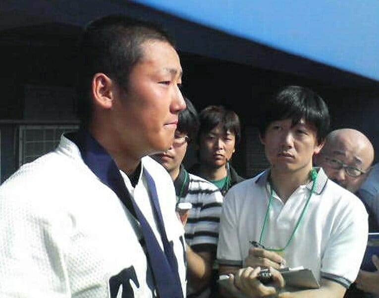 2007年夏の大阪大会決勝で敗れた中田翔。試合後の様子　©JIJI PRESS