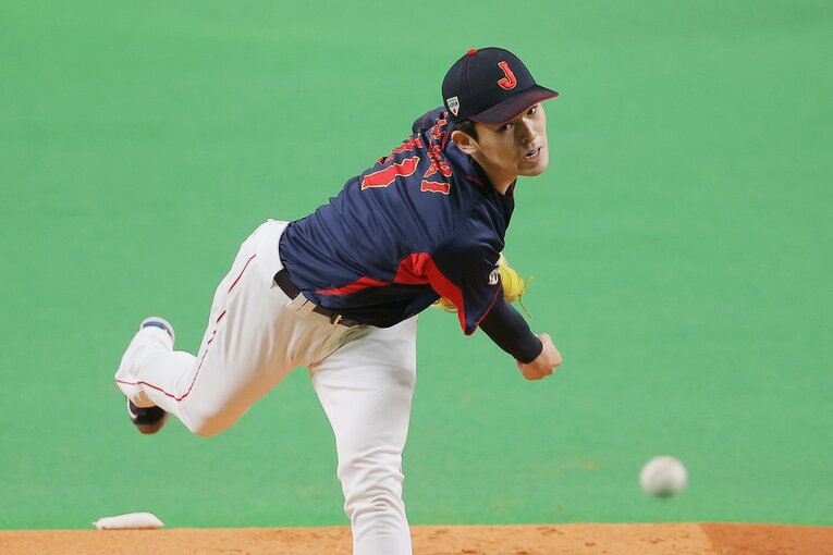 侍ジャパンのマウンドに上がった佐々木朗希　©︎JIJI PRESS