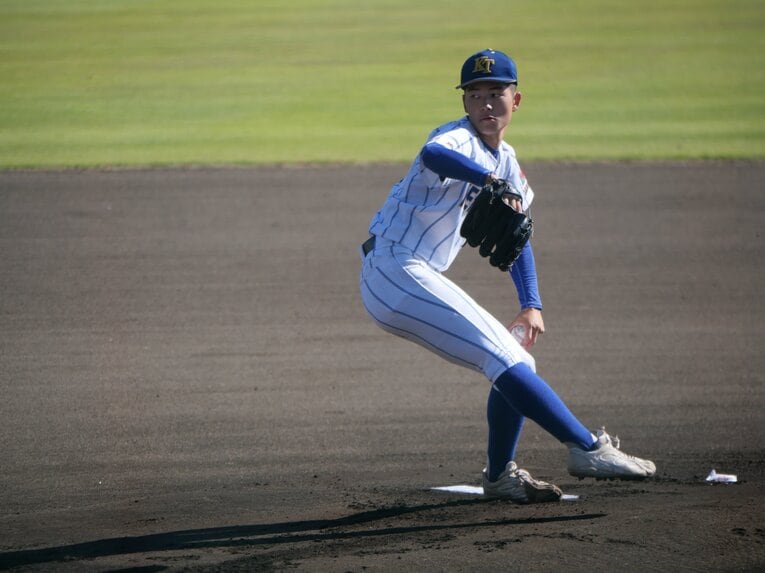 2年時の選抜で優勝投手となった佐藤龍月だったが、同年夏に肘の手術を決断。回復具合だけでなく、リハビリの取り組む姿勢も高く評価され、オリックスに3位指名を受けた　©︎PPAB-lab.