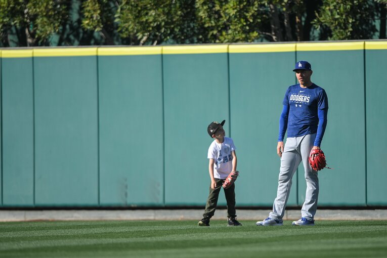 2023年、フリーマン親子のひとコマ　©Nanae Suzuki