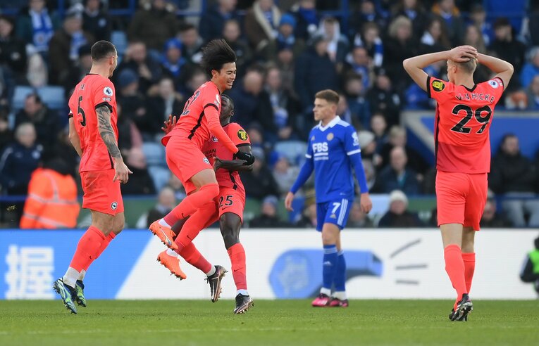 スーパーゴールを決めた直後、MFモイセス・カイセドに飛びついた　©Getty Images