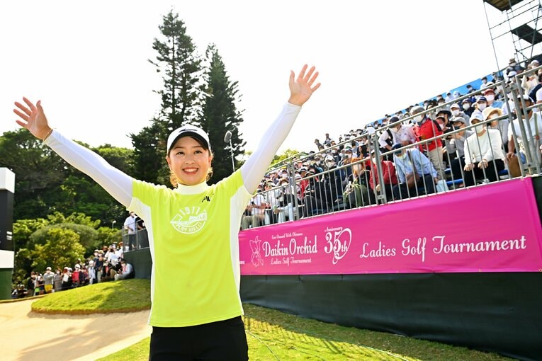 3月の開幕戦でツアー初優勝を挙げた西郷真央。師匠・ジャンボ尾崎の助言通り、そこから立て続けに勝利を重ねた　©︎Hiromu Sasaki/Getty Images