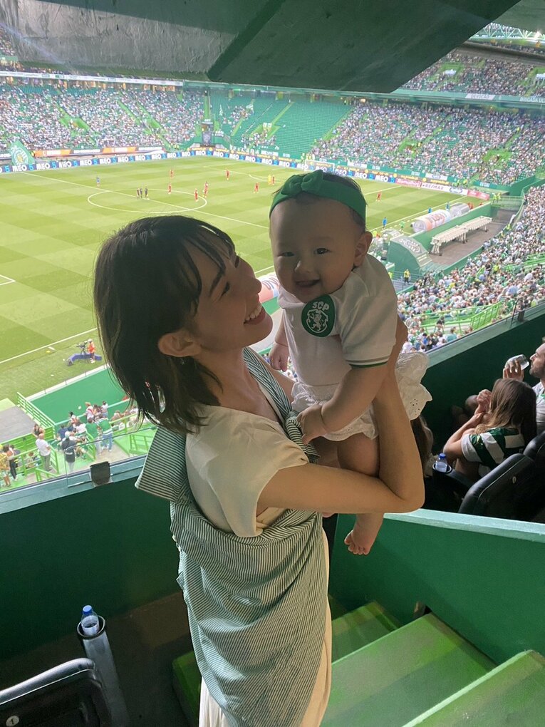 ホームゲームは娘と一緒にスタジアムに駆けつける（写真：藤阪さん提供）