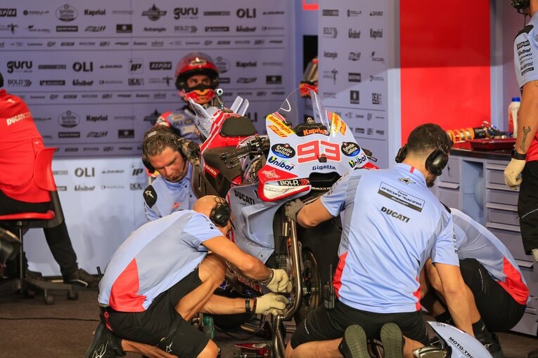 開幕戦カタールGPで出走を待つマルケス　©Satoshi Endo