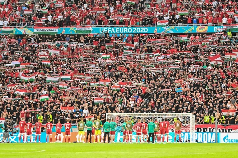 コロナ禍以降見られなかった「満員のスタジアム」がプシュカシュ・アリーナで実現した©Getty Images