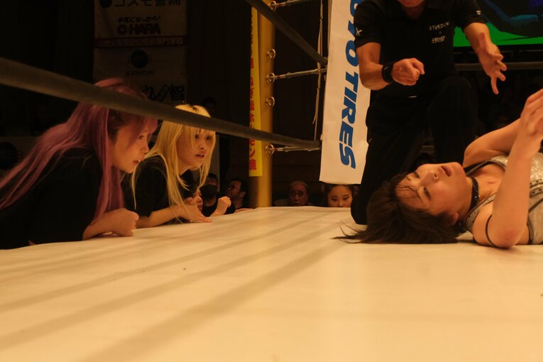 「見栄えなんて関係ない」人気女子レスラー・安納サオリが見せた“底知れないタフさ”…岩田美香戦前、母親に告げられた「勝つまで帰ってくるな」(43)