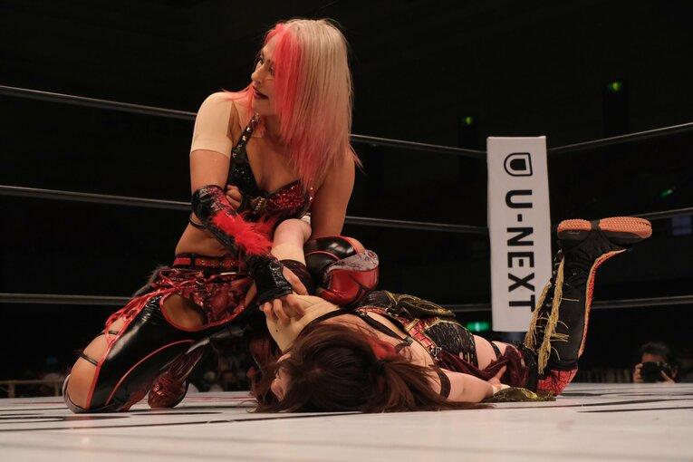 「ジュリアvs鈴季すず」はなぜ“最高に映える”タイトルマッチだったのか？ 試合直後の“姉妹”が明かしたそれぞれの「25分4秒」(45)