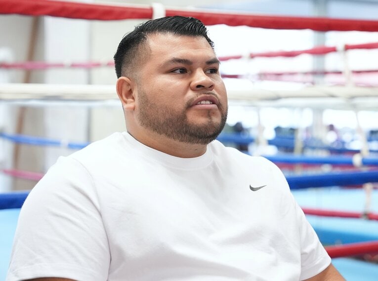 ネリのトレーナーを務めるサミール・ロサーノ氏　©Naoki Fukuda