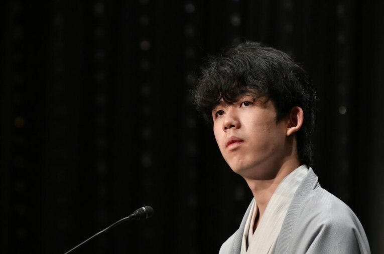藤井聡太／王位戦 ／ photograph by Kyodo News