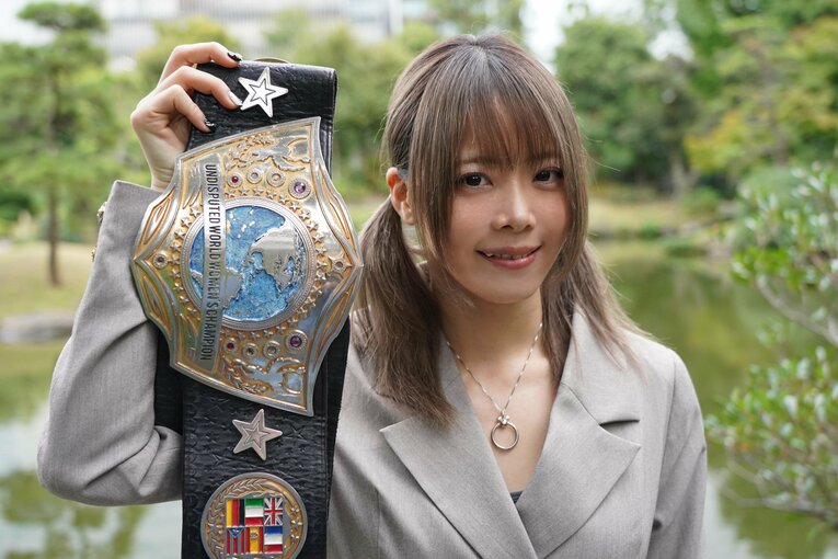 結婚願望も封印？ “スターダムのアイコン”岩谷麻優がガチで狙うIWGP女子王座「KAIRIは一番負けたくない相手」《特別グラビア》(20)