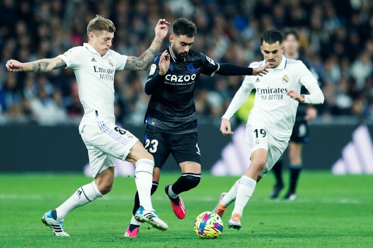 「クボのソックスに穴が！」バルサに続きマドリーも“久保建英が脅威”だった…現地撮影で感じた出色の貢献「クロースが苦虫を」(34)