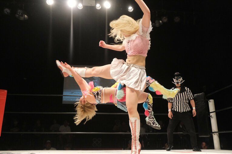 “闘うバービー人形”の急成長…見た目は派手でも練習熱心、Chi Chiをベテラン選手も絶賛「いきなり髪の毛掴んできたからね（笑）」(27)