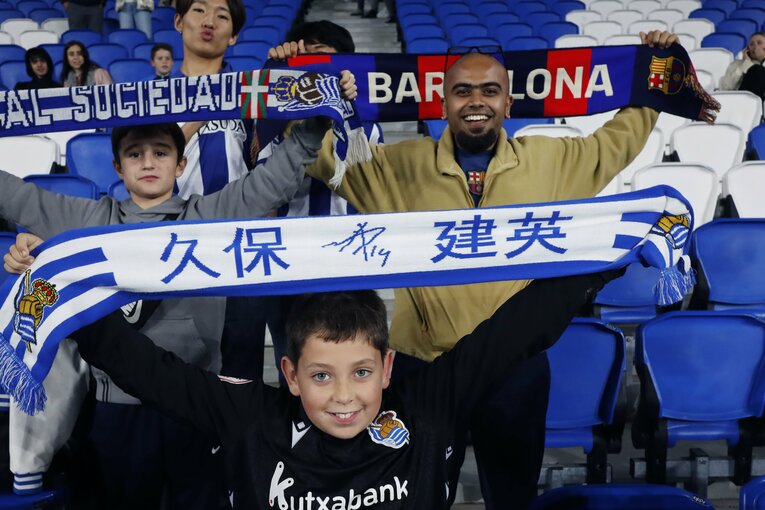 久保建英を愛するソシエダの少年少女たち（全30枚）　©Daisuke Nakashima