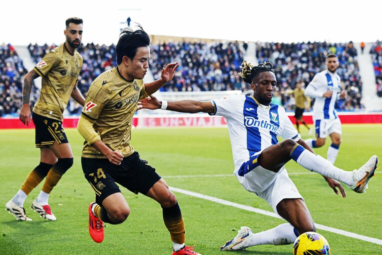 「タケはソシエダでも日本代表でも移動を」過酷日程で荒々しく削られた久保建英だが…“相手守備を崩壊させる直感”をカメラマンは見た(6)