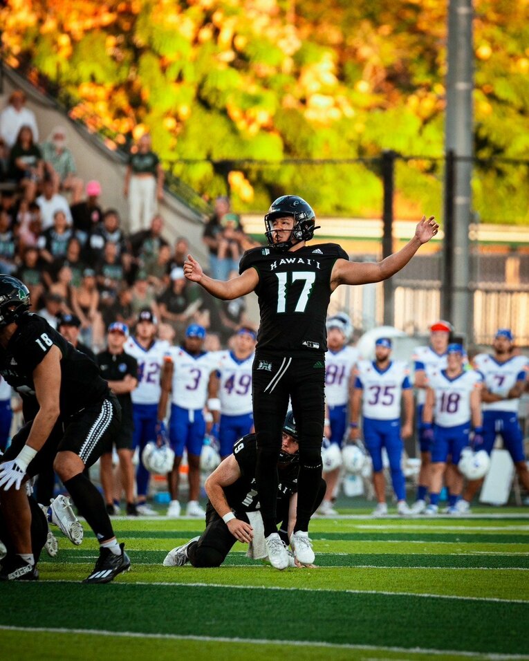 編入2年目からはハワイ大チームの正キッカーとして活躍している松澤／本人提供