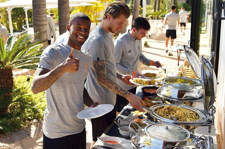栄養も選択肢も豊富な食事にワイナルドゥムもご満悦!? ／ photograph by Getty Images