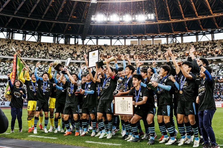 岡山県勢として初の選手権制覇を達成した岡山学芸館　©︎Kiichi Matsumoto