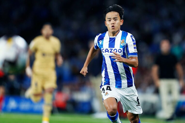 久保建英は「2ケタ得点」狙えるのでは…名手シルバと“精度の差”はあれど、カメラマンが感じたワケ〈バルサ戦好守で同点弾の起点〉(16)