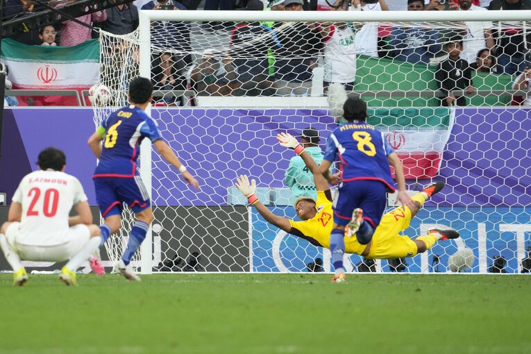 アリレザ・ジャハンバフシュの強烈なPKがゴールネットを揺らした　©Masashi Hara