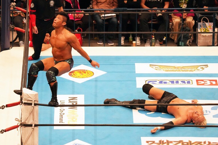 4月8日、両国国技館。オカダ・カズチカ対SANADA