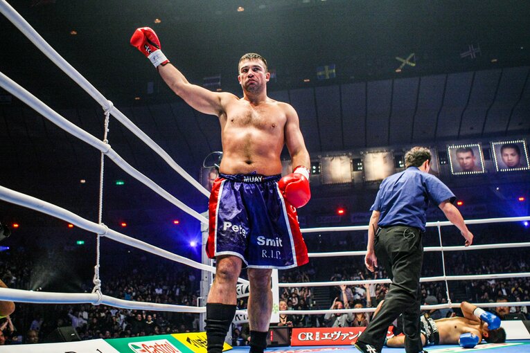 2007年のグランプリ準々決勝、澤屋敷純一を1ラウンドKOで撃破　©Susumu Nagao