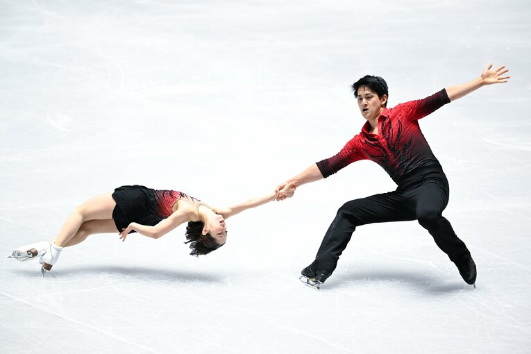 全日本選手権SP。三浦に左肩脱臼のアクシデントがあった【スワイプするとそのほかの写真もご覧になれます】　©Asami Enomoto