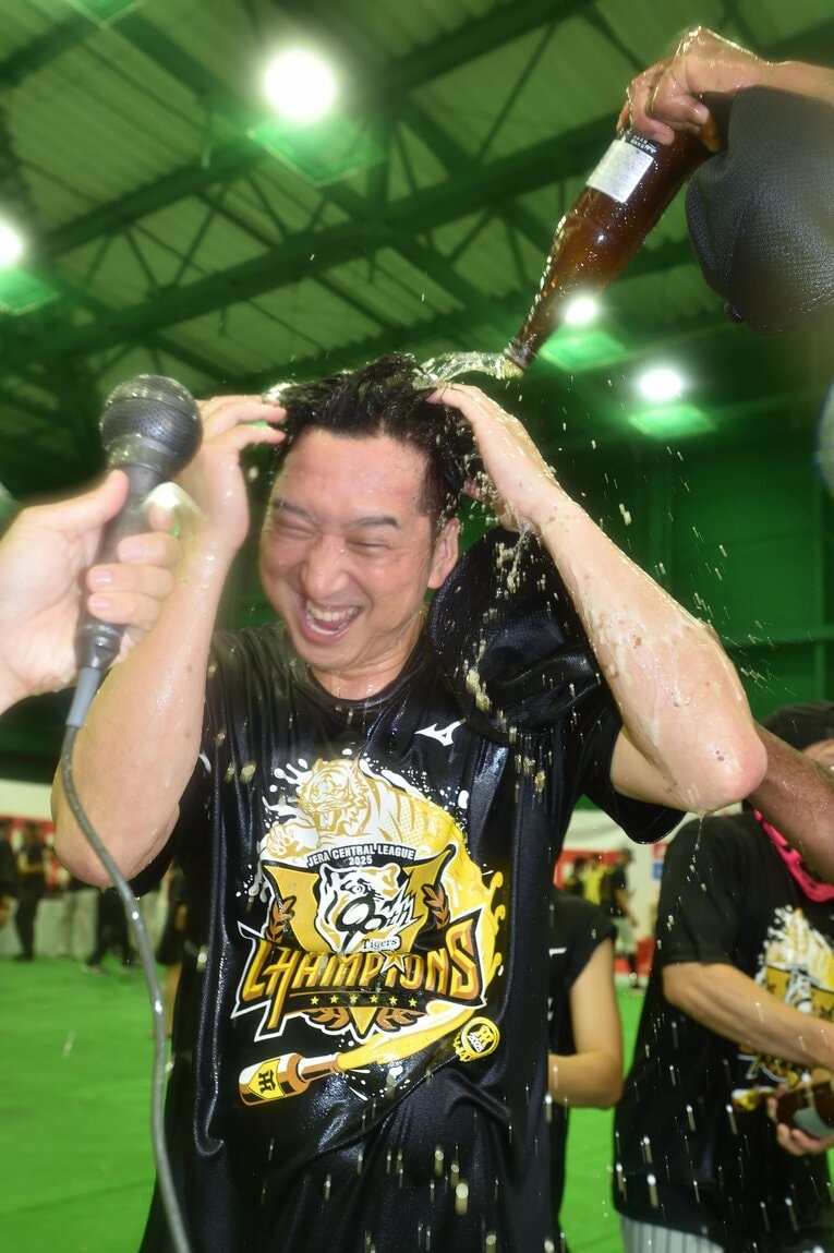 【ビールかけ…貴重カット多数】©Hideki Sugiyama