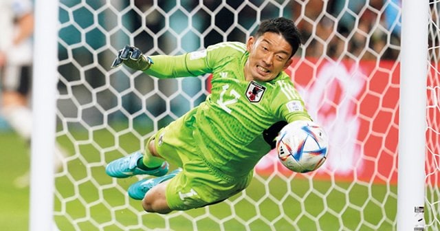 [守護神の証明]権田修一「3人で作った“18秒”」 サッカー日本代表 Number Web ナンバー