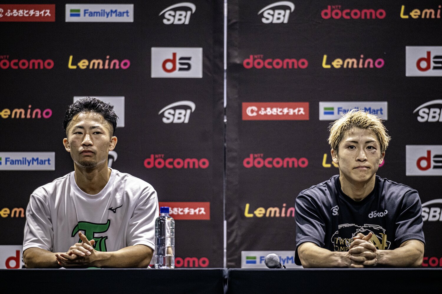 揃って難敵に勝利した弟・井上拓真と兄・井上尚弥　©Takuya Sugiyama
