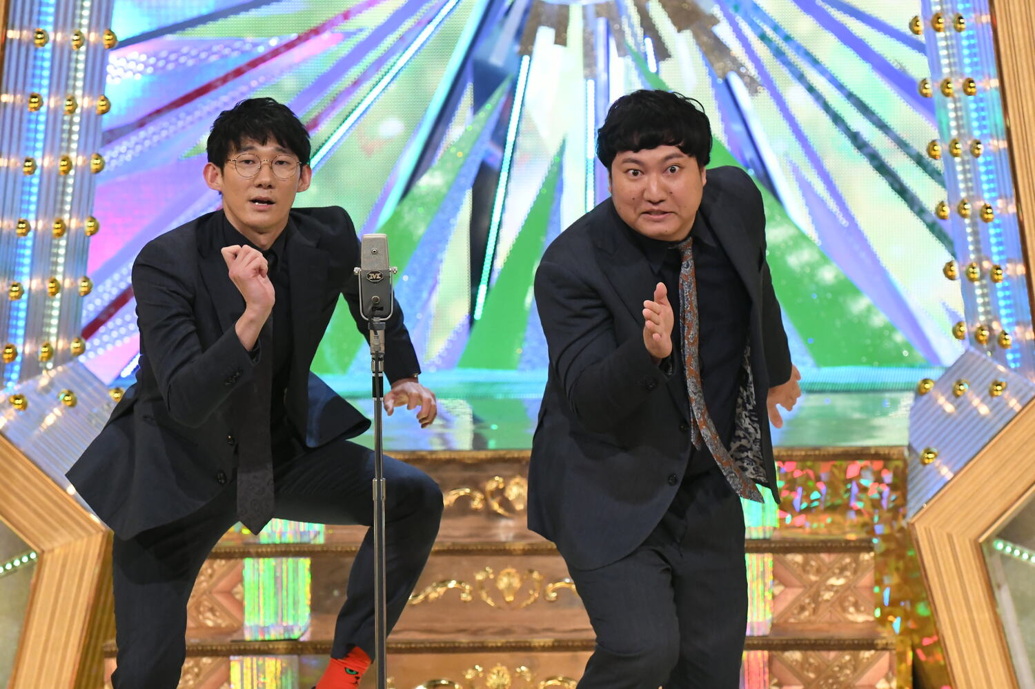 ファーストラウンドは4番手で登場。「マラソンの世界大会」のネタをかけ、660点。2位通過で最終決戦へ　©M-1グランプリ事務局