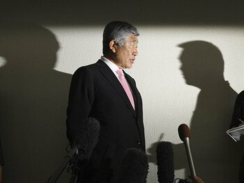 日大アメフト反則問題の核心とは。「誰も監督に説明を強制できない」＜Number Web＞ photograph by Kyodo News
