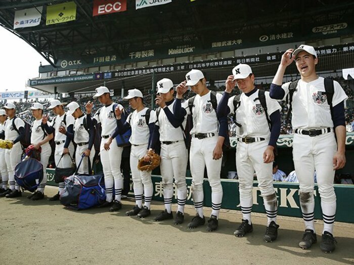 三重に敗れた日大三、志は買いたい。小倉監督が与えた実戦経験の価値。＜Number Web＞ photograph by Kyodo News