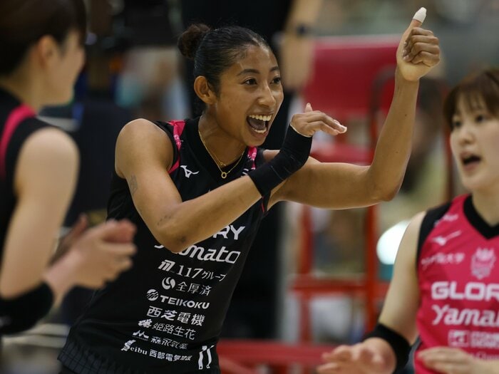 「カードを切るのは自分だ」27歳宮部藍梨の“挑戦哲学”「周りの目を気にする時もあったけど…」価値観をつくった両親の教えとは？〈女子バレー界の開拓者〉＜Number Web＞ photograph by Naoki Morita/AFLO SPORT